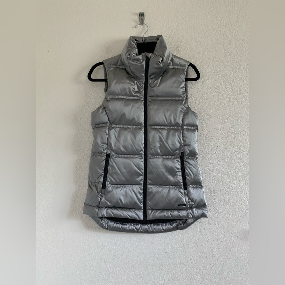 Athleta Women's Size XS Silver Puffer Vest Goose Down Full Zip